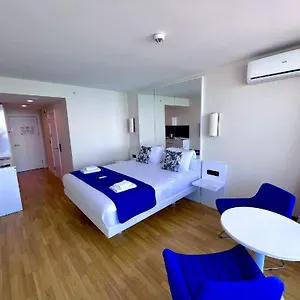 تحقق من التوفر